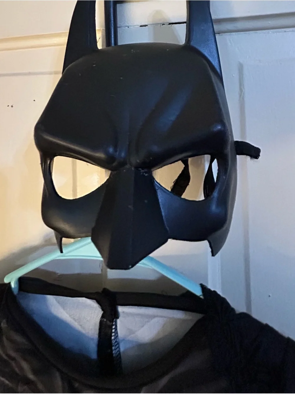 Black Bat-Inspired Kids Costume with Cape